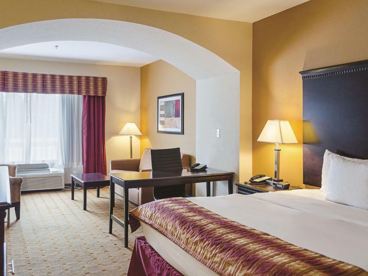 La Quinta By Wyndham Mobile Satsuma / Saraland Hotel Bagian luar foto