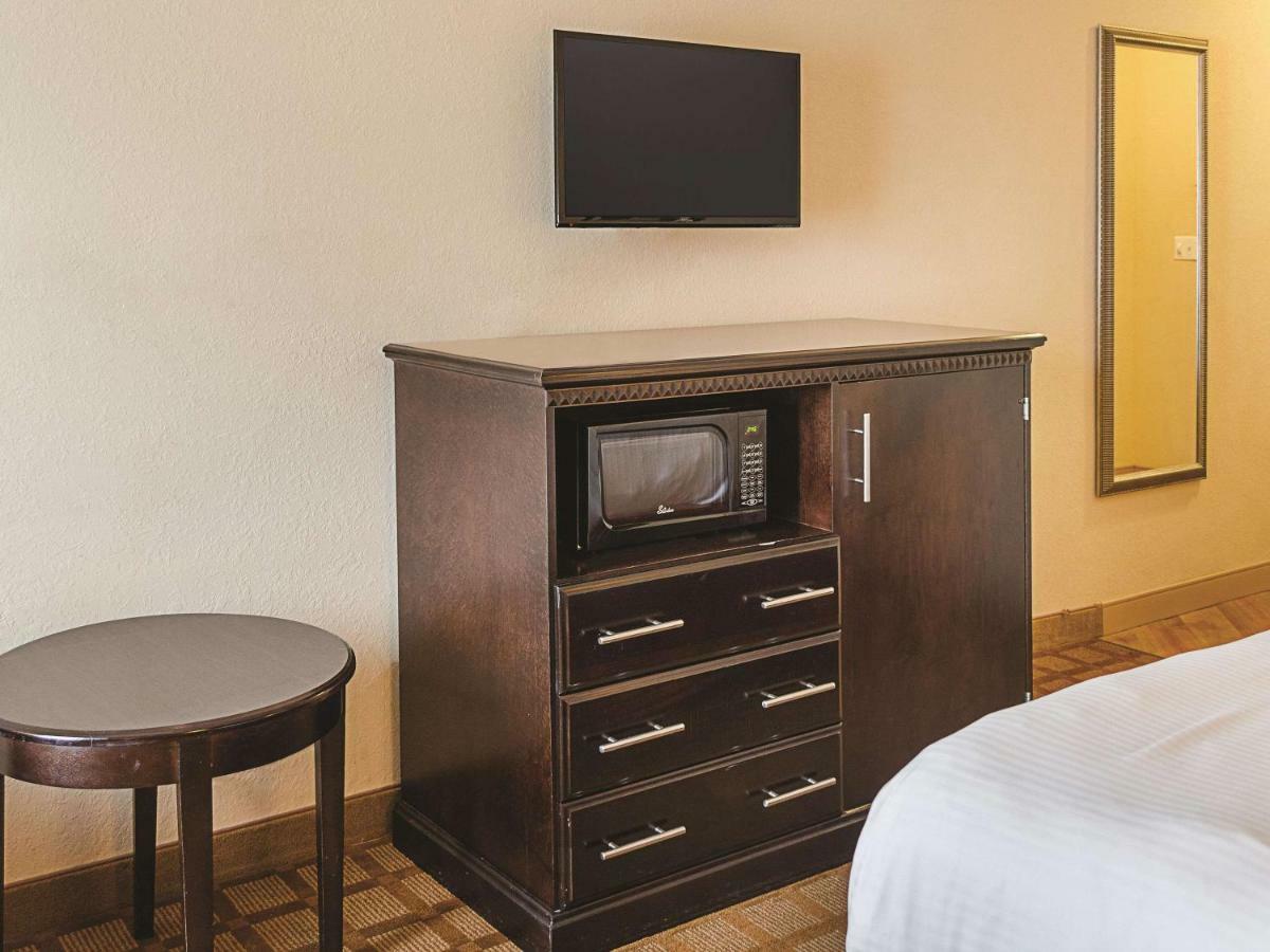 La Quinta By Wyndham Mobile Satsuma / Saraland Hotel Bagian luar foto