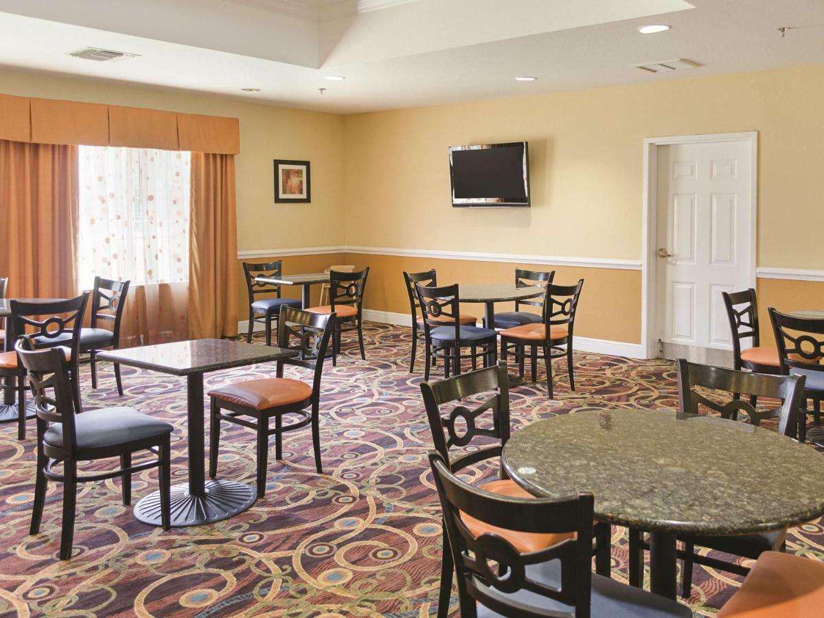 La Quinta By Wyndham Mobile Satsuma / Saraland Hotel Bagian luar foto